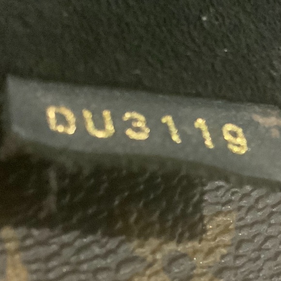 ❤️❤️ LOUIS VUITTON
Monogram Locky BB❤️❤️ - Picture 7 of 7